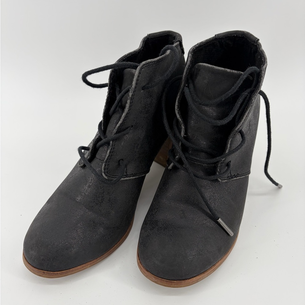 TOMS Women's‎ Lunata Lace Up Black Shimmer Faux Leather Ankle Boot